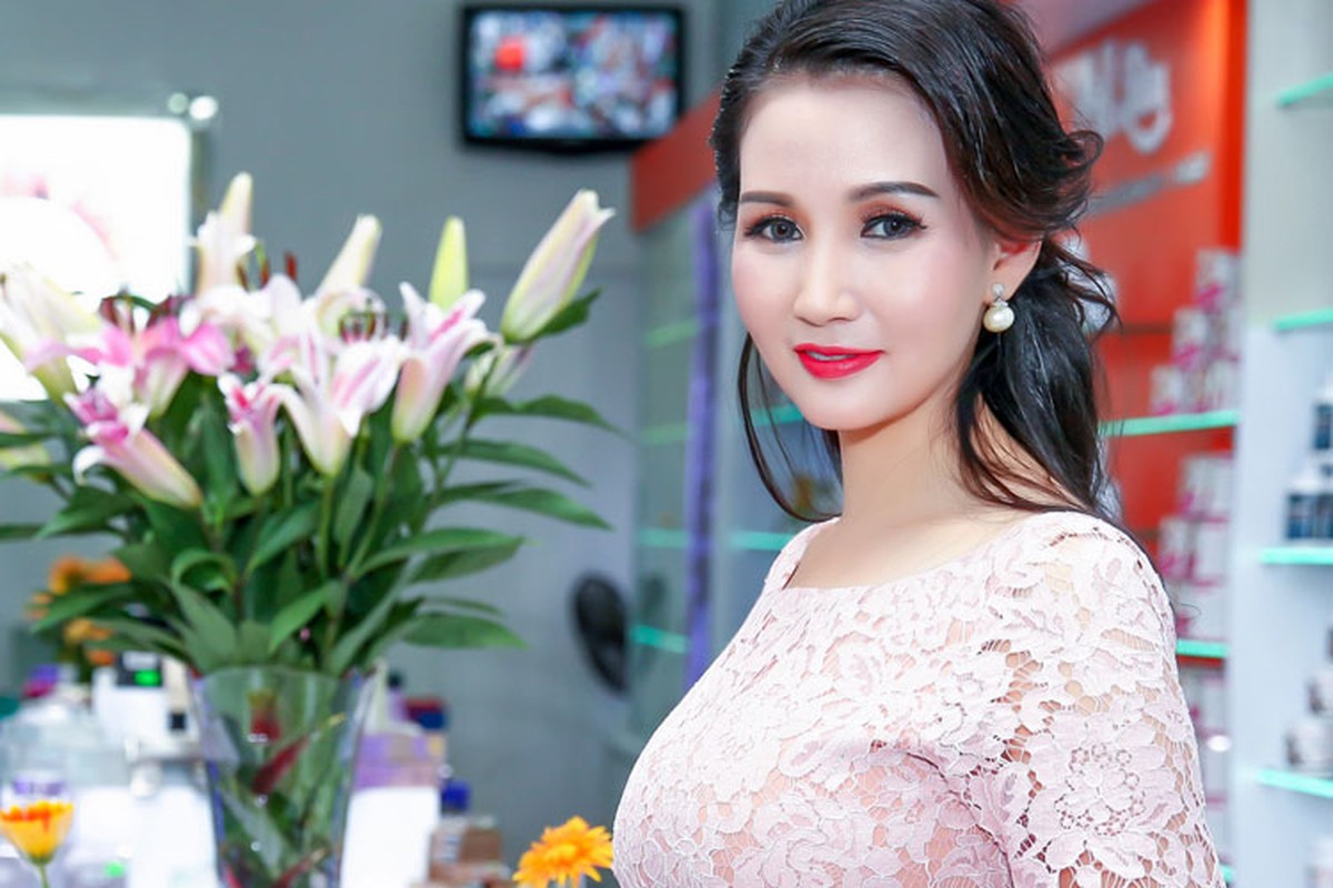 Hoa hau Sonya Suong Dang dien vay 40 trieu di su kien-Hinh-6